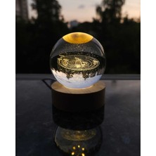 Normadia Işıklı Ahşap Standlı Gezegen Cam Küre, USB Kablo ile Dekorasyon Süsü