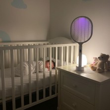 ForWhat Büro Ev Ofis Hijyeni Için Şarjlı Uv Işıklı Beyaz Standlı Göstergeli Sinek Raketi