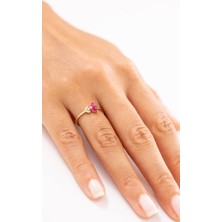 Simple Jewelry Romantik Pembe Taşlı Çiçek 14 Ayar Altın Yüzük