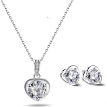 Brezza Lusso Jewelry 925 Ayar Zirkon Taşlı Kalp Kadın Gümüş Kolye Küpe Seti