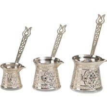 PremiumPort Beyaz Işlemeli Üçlü Zamak Cezve Takımı, Şık ve Fonksiyonel Set