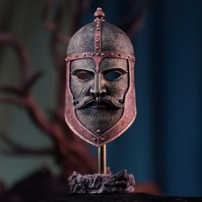 Keematee Tasarım Dekoratif Kızıl Sakal Maskeli Kask Miğfer Obje Biblo