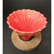 PremiumPort Ahşap V60 Dripper, Kırmızı ile Şık ve Kullanışlı Kahve Demleme Aksesuarı