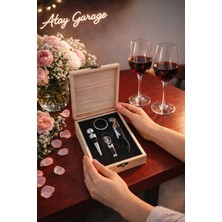 Atay Garage Ahşap Kutulu Şarap Aksesuar Seti – 4 Parça Mantar Açacağı Dökme Ağzı Tıpa ve Folyo Kesici