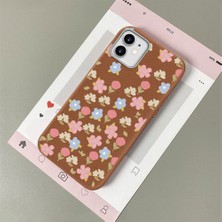 Ucuc iPhone 12/12 Pro Uyumlu Kahverengi Deri Dokulu Silikon Kamerayı Korur Şok Emici Lale Deseni Kılıf