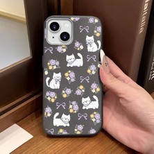 Ucuc iPhone 14 Plus/15 Plus Uyumlu Gri Deri Dokulu Silikon Kamerayı Korur Şok Emici Kılıf Çiçek ve Kedi Deseni
