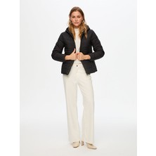 Faik Sönmez Taş Şerit Detaylı Kapüşonlu Slim Fıt Kapitone Mont W26KMT006