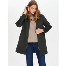 Faik Sönmez Kapitone Detaylı Kürk Kapüşonlu Yünlü Kaban W26KBN002