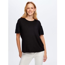 Faik Sönmez Kolları Pilise Detaylı Yuvarlak Yaka T-Shırt W26TSH079