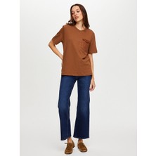 Faik Sönmez Süet Cep ve Trok Detaylı Yuvarlak Yaka T-Shırt W26TSH085