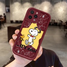 Ucuc iPhone 16 Pro Uyumlu Darbe Koruma Lens Koruma Bordo Silikon Kılıf Sevimli Snoopy Deseni