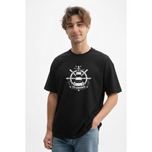 Caddekombin Erkek Deniz Tutkusu: Old Lighthouse Baskılı Siyah T-Shirt