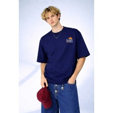 Caddekombin Erkek Okyanus Katmanları: Mavi Tonlu Dikdörtgen Grafik Tasarım Lacivert T-Shirt