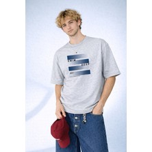 Caddekombin Erkek Okyanus Katmanları: Mavi Tonlu Dikdörtgen Grafik Tasarım Gri T-Shirt