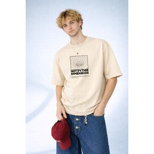 Caddekombin Erkek Not In This Dimension Baskılı Boyutsal Grafik Tasarım Bej T-Shirt