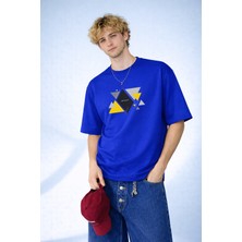 Caddekombin Erkek Abstract Yazılı Geometrik Üçgen Tasarım Bisiklet Yaka Saks Mavi T-Shirt