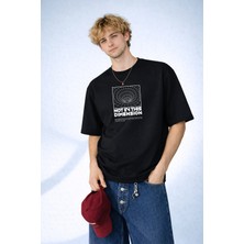 Caddekombin Erkek Not In This Dimension Baskılı Boyutsal Grafik Tasarım Siyah T-Shirt