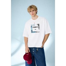 Caddekombin Erkek Strong Baskılı Deniz Dalgası ve Palmiye Desenli Beyaz T-Shirt