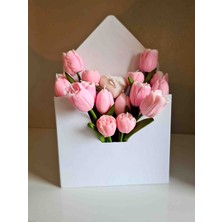 Dust Candle Studio / Sevgililer Günü Özel Koleksiyon Mum – Zarf Kutu Içinde Çiçek Tasarımlı El Yapımı Soya Mumu