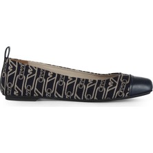 Emporio Armani Kadın Yuvarlak Deri Burunlu Kartal Logo Desenli Siyah Sneaker X3D302 XR381-E616