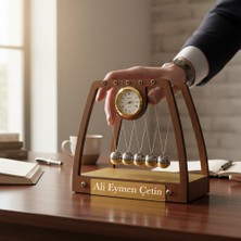 Keyfim Shop Kişiye Özel Isimli Saatli Masa Üstü Newton Denge Topları Ofis Iş Hediyesi