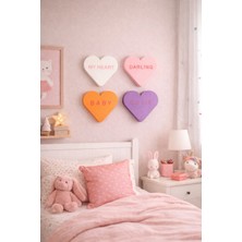 Dekor Atölye Yazılı Renkli Kalp Duvar Dekoru – 4’lü Dekoratif ve Kişiselleştirilebilir Set