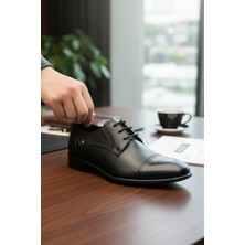 Enoch Erkek Siyah Hakiki Deri Klasik Ayakkabı Ince Brogue Detaylı ve Cap Toe Burunlu Bağcıklı Model