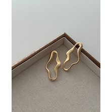 Sevvostakı Asimetrik Marka Model Tasarım Zarif Gold Detay Küpe