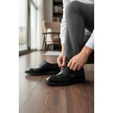 Enoch Erkek Siyah Hakiki Deri Klasik Ayakkabı Parlak Saya ve Mikro Dokulu Panelli Comfort Tabanlı Bağcıklı Model