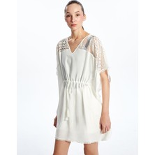 Lc Waikiki Yeni Sezon V Yaka Dantel Detaylı Plaj Elbisesi