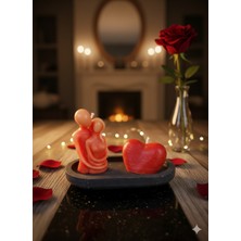 Sarılan Sevgili Mum - Taş Sunumluk Sevgililer Günü