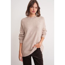 6913 Kadın Salaş Yumuşak Dokulu Oversize Triko Kazak Bej