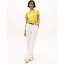 Tommy Jeans Arkasında Hilfiger Sailing Logosu Bulunan Tişört.