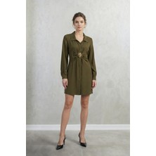 Stella Pulvis Yeşil Aksesuar Detaylı Diz Üstü Krep Elbise