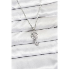 Callerrons Accessories Zincir Gümüş Renk Deniz Atı Model Zirkon Taşlı Kadın Kolye - EBJ260130W39321
