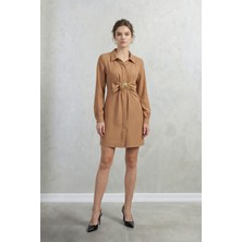 Stella Pulvis Kahverengi Aksesuar Detaylı Diz Üstü Krep Elbise