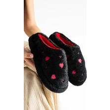 Moda Ayra Kalp Desenli Peluş Içi Tüylü Kaydırmaz Taban Rahat Pofuduk Çeyiz Bohça Misafir Kadın Ev Terliği