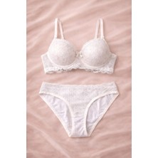 Solenia Beyaz Dantel Detaylı Dolgulu Sütyen Slip Külot Takımı
