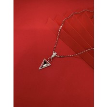 Taşlı Üçgen Kolye