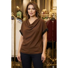 Crystalia Siyah Boncuk Detaylı Yarasa Kol Geniş Yaka Kahverengi Bluz