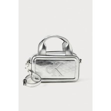 Calvin Klein Bold Ck Metalik Mini Bauletto Kadın Metalik Gri Çapraz Çanta LV04F1202G-58G