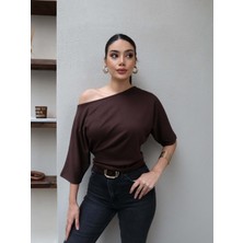 Esra Helvacı Kayık Yaka Düz Tshirt