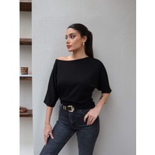 Esra Helvacı Kayık Yaka Düz Tshirt