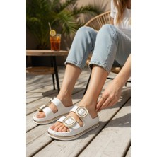 Akınalbella Kadın Siyah Yuvarlak Tokalı Platform Terlik - Gold Şerit Detaylı Taban