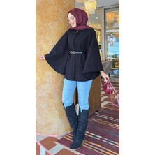 Md Seyyar  Kemerli Düğme Detaylı Tesettür Kaşe Panço Siyah