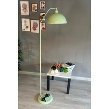 Normadia Hareketli Başlıklı Modern Metal Lambader, Şık ve Fonksiyonel Aydınlatma