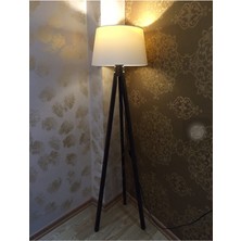Normadia Beyaz Üç Ayaklı Ahşap Tripod Lamba Abajur Konik Kumaş Tasarım