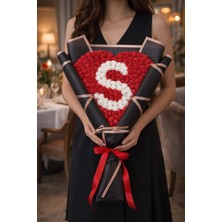 Salish Kişiye Özel Harf Tasarımlı Kalp Gül Buketi – Istenilen Harfli, Şık Siyah Ambalajlı Romantik Hediye