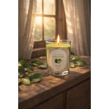 Yeşil Elma Kokulu Oda Mumu – Ferah, Canlandırıcı & Temiz Koku