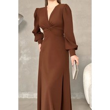 Ezraa Kahverengi Askılı Yırtmaçlı Düz Elbise